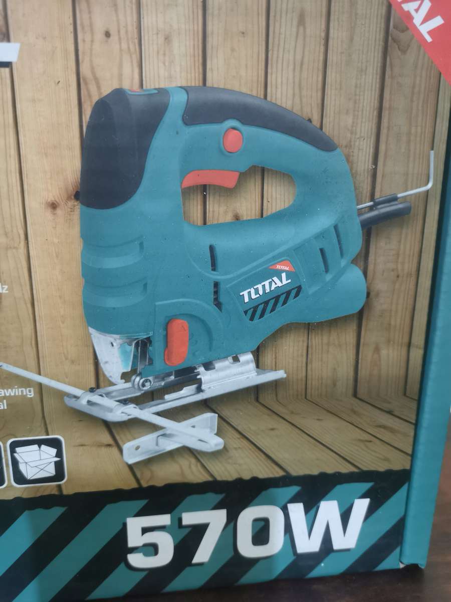 570W Jigsaw by TOTAL - Like new item