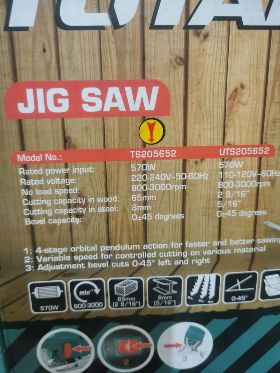 570W Jigsaw by TOTAL - Like new item