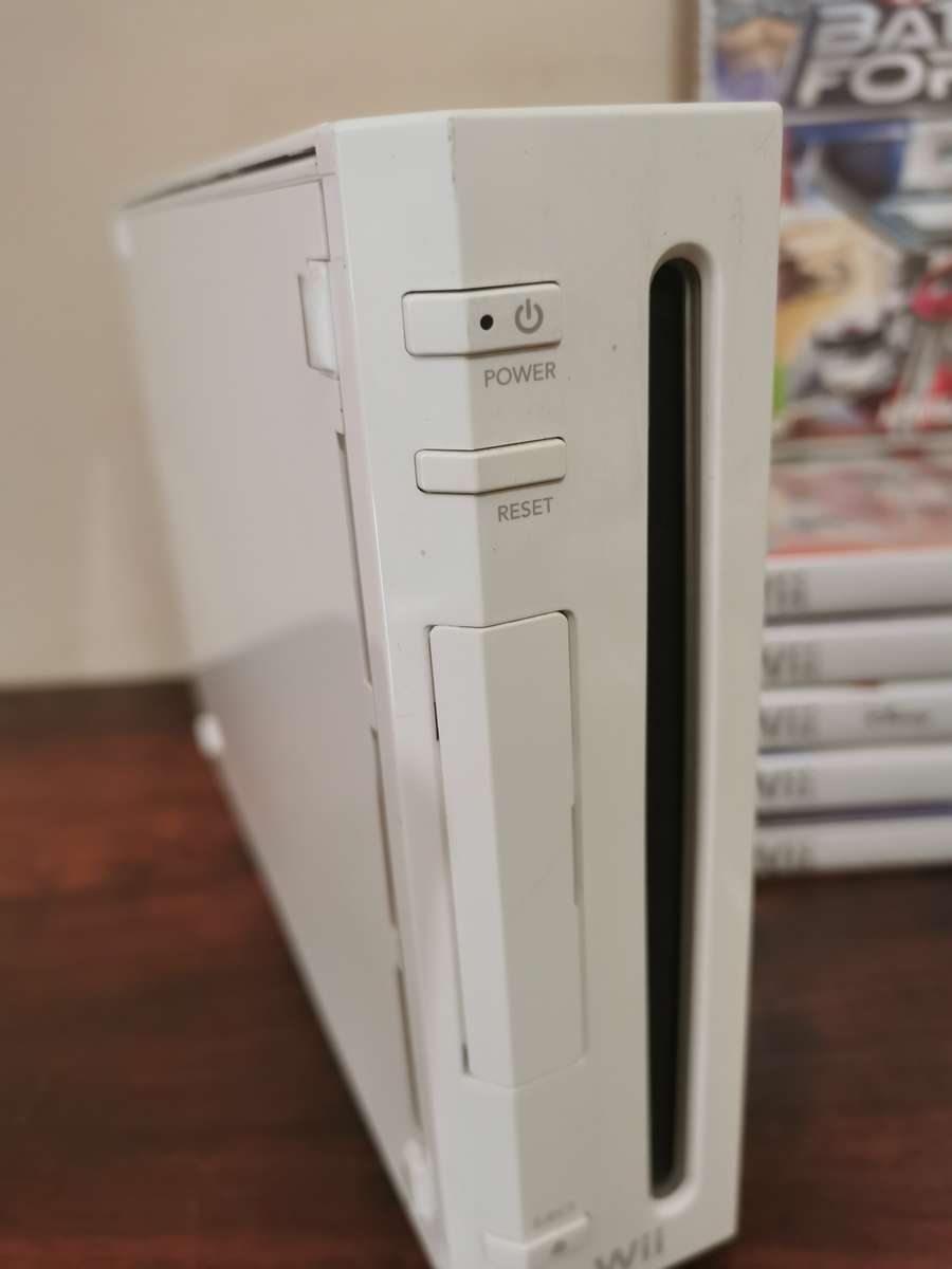 Nintendo Wii Console with Games and Accessories