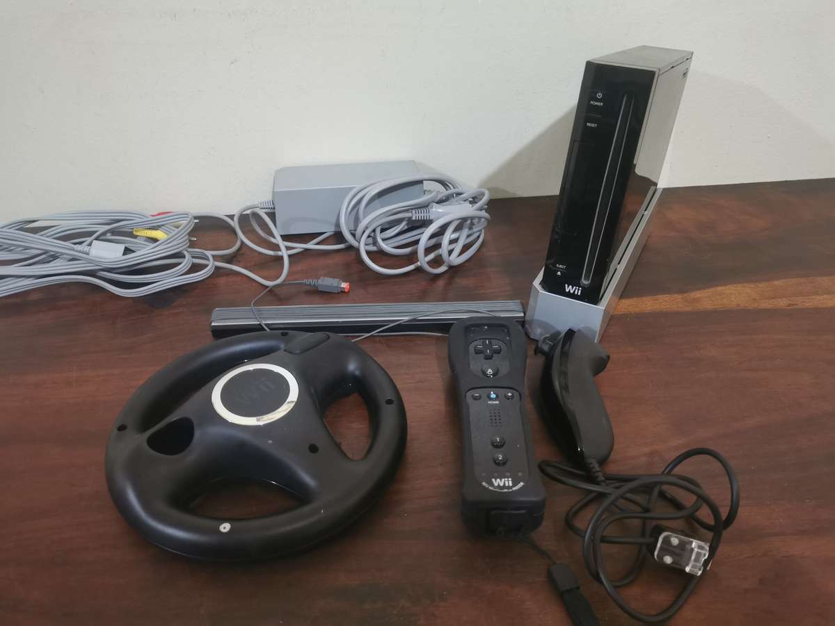 Nintendo Wii Black Console complete with Box and Manuals