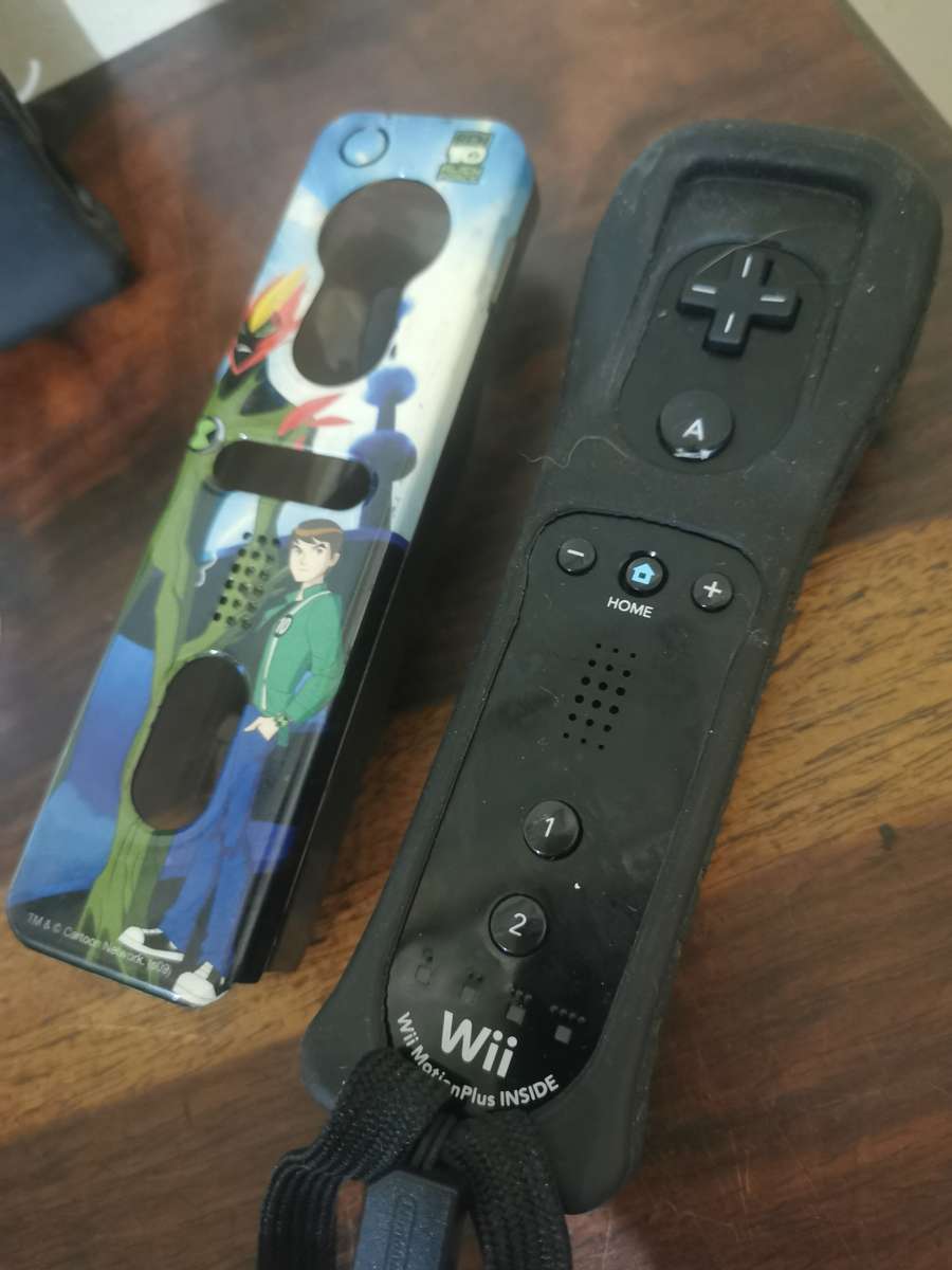 Nintendo Wii Controllers Plus Extras