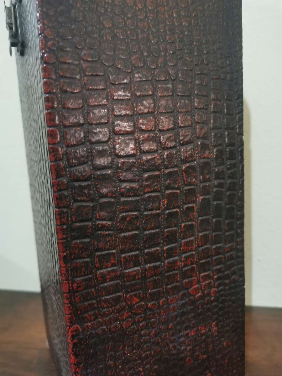 Vintage Wine or Whiskey Bottle Case