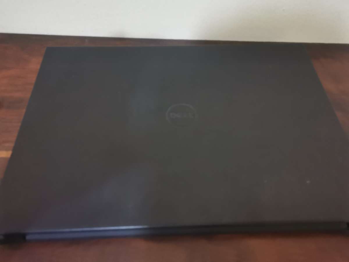 DELL i3 Laptop - Needs new battery and hard drive