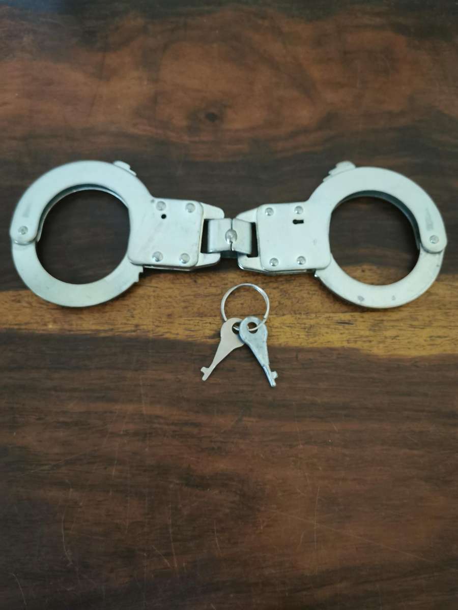 Heavy Duty Handcuffs