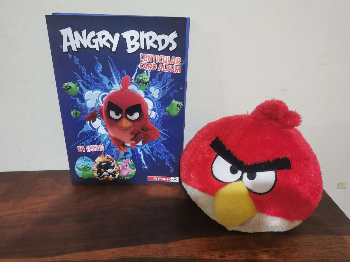 Complete Angry Birds Lenticular Card Album including Plush Toy