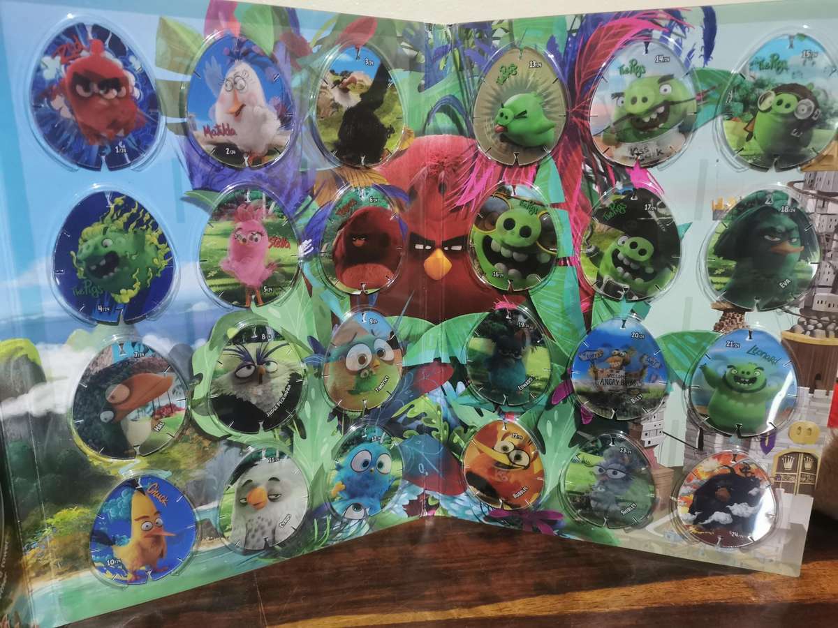 Complete Angry Birds Lenticular Card Album including Plush Toy