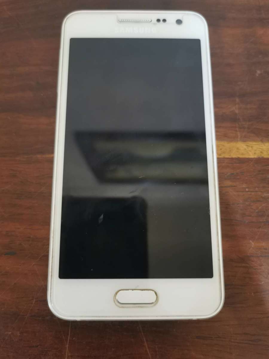 Samsung Galaxy A3 Tablet and Smartphone Combo