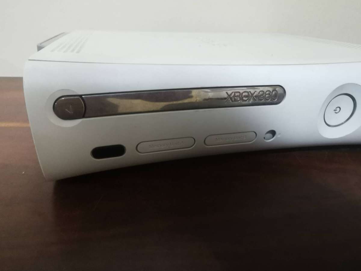 White Xbox 360 Console with Original Remote and Cables