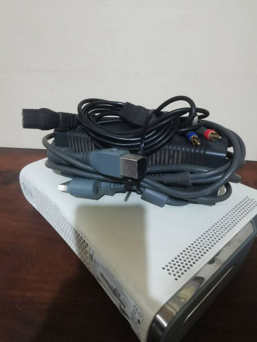 White Xbox 360 Console with Original Remote and Cables