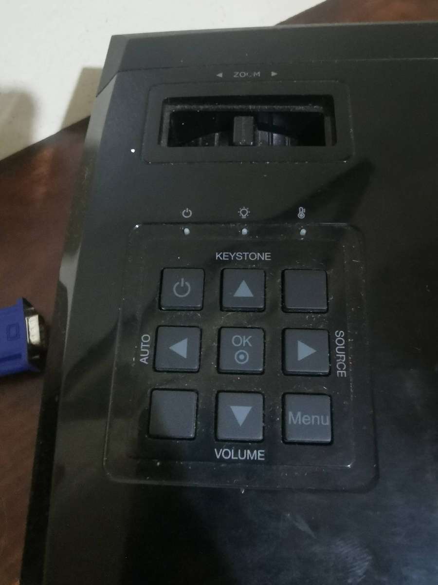 LG Projector DLP - see pics