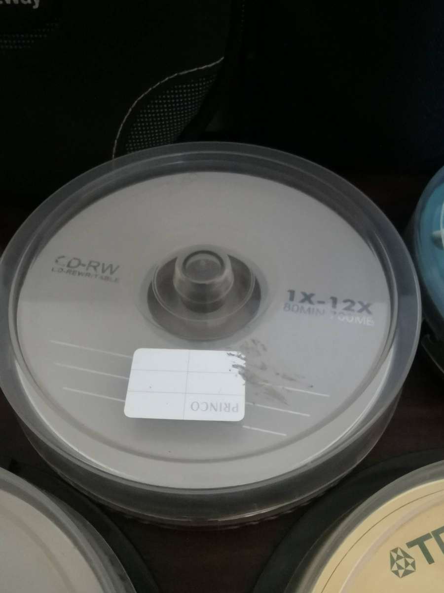 Blank DVD and CD Lot x35 Discs with 2 CD Pouches