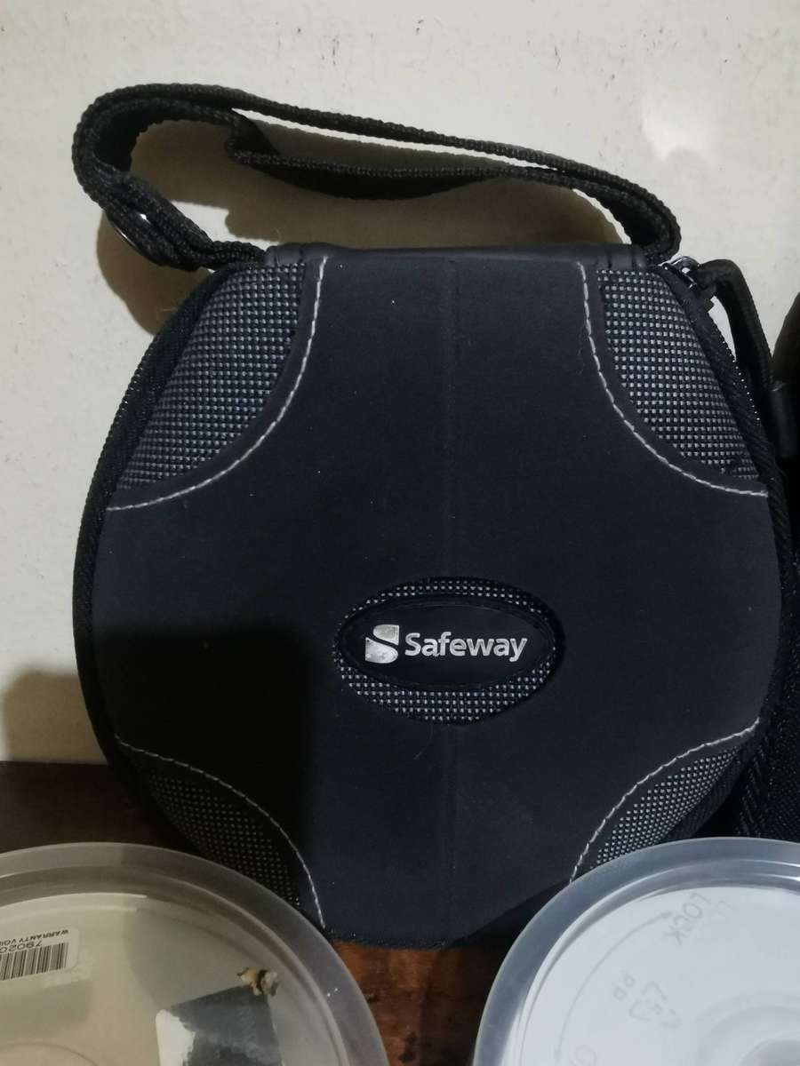 Blank DVD and CD Lot x35 Discs with 2 CD Pouches