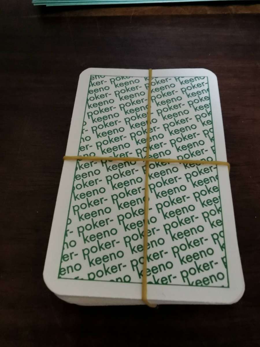 Card Shuffler PLUS Poker Keeno Game