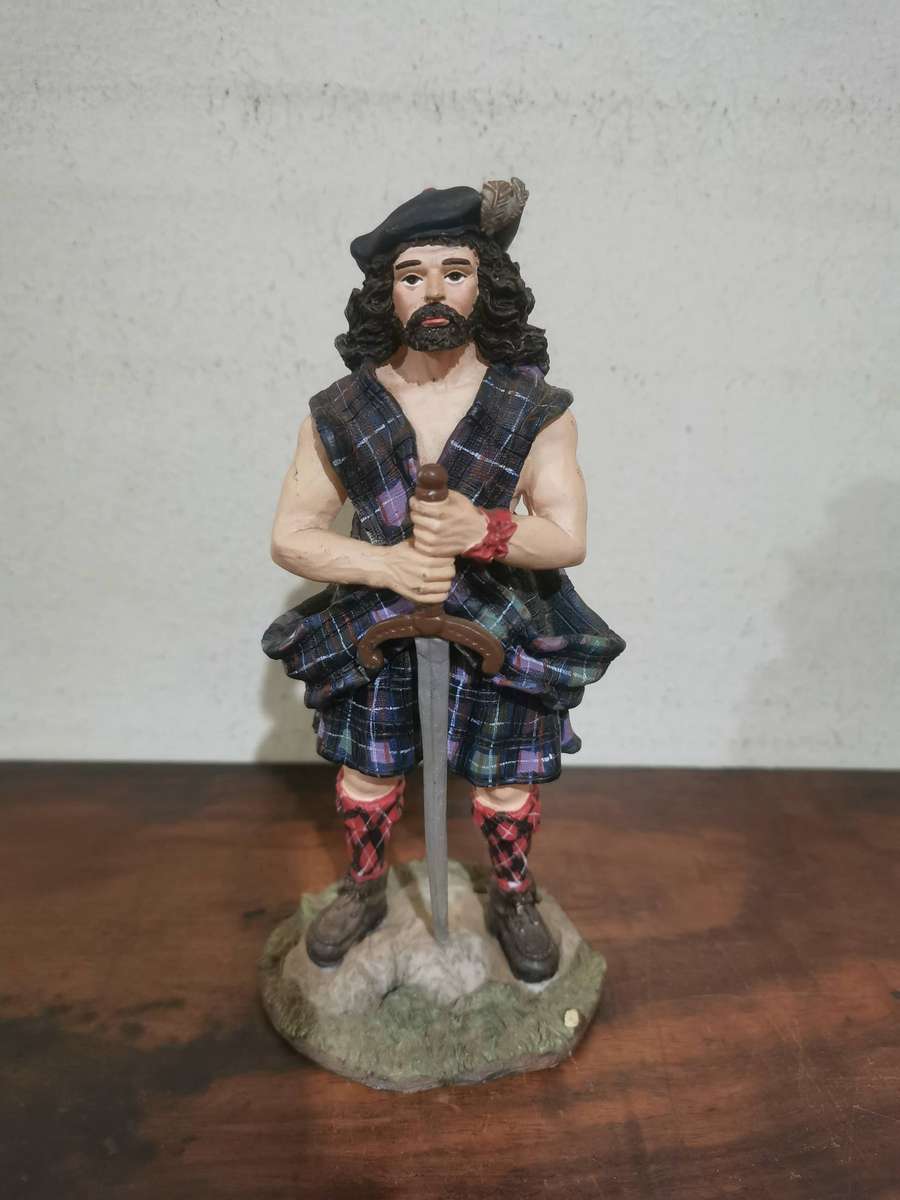 Scottish Highlander Sculpture, Handmade by Sculptures UK - see pics