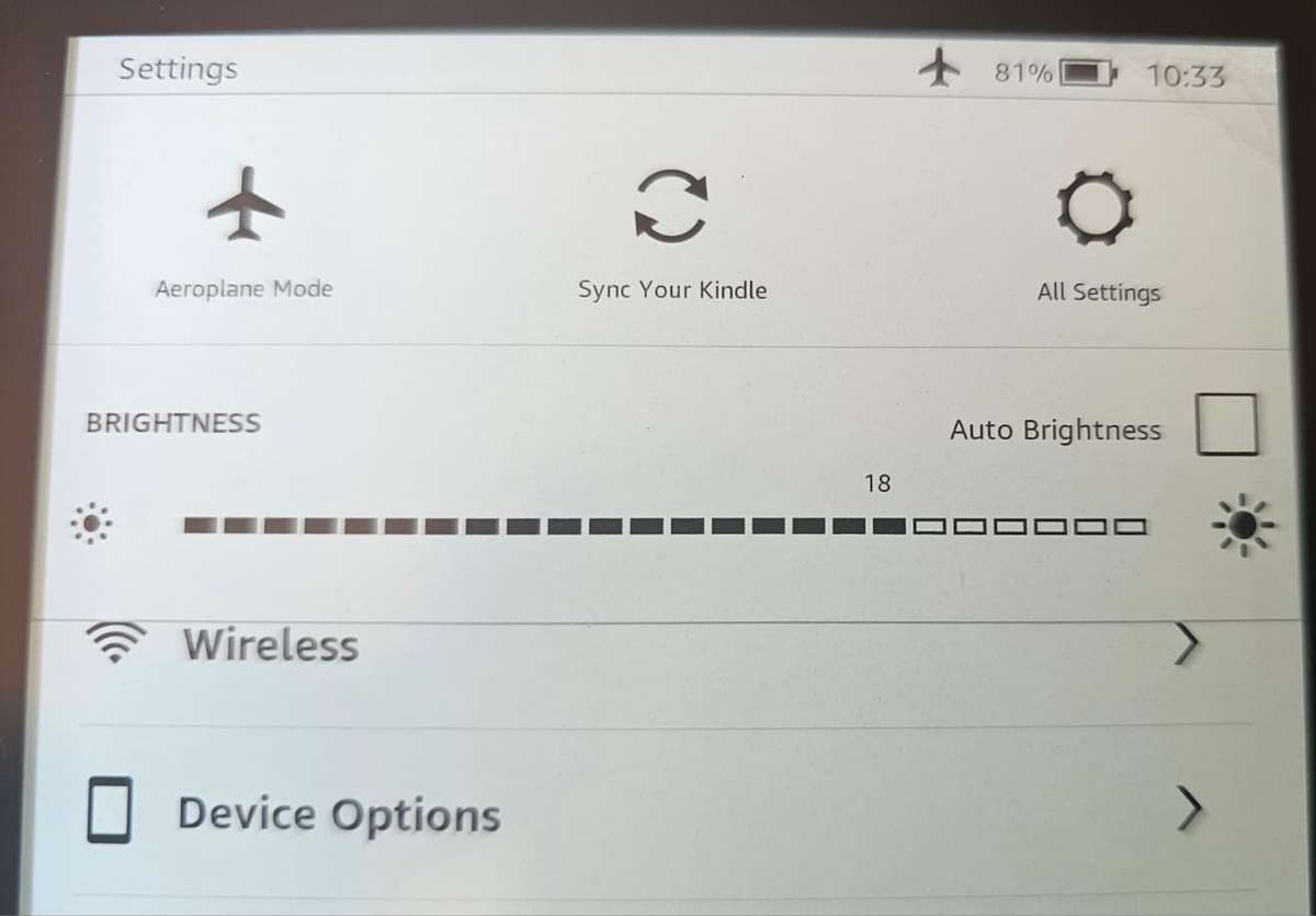 Amazon Kindle Paperwhite Voyage - 7th Generation - 4GB - Wi-Fi - 6 Inch
