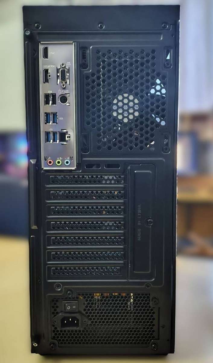 AMD Ryzen 5 4650G Gaming Tower