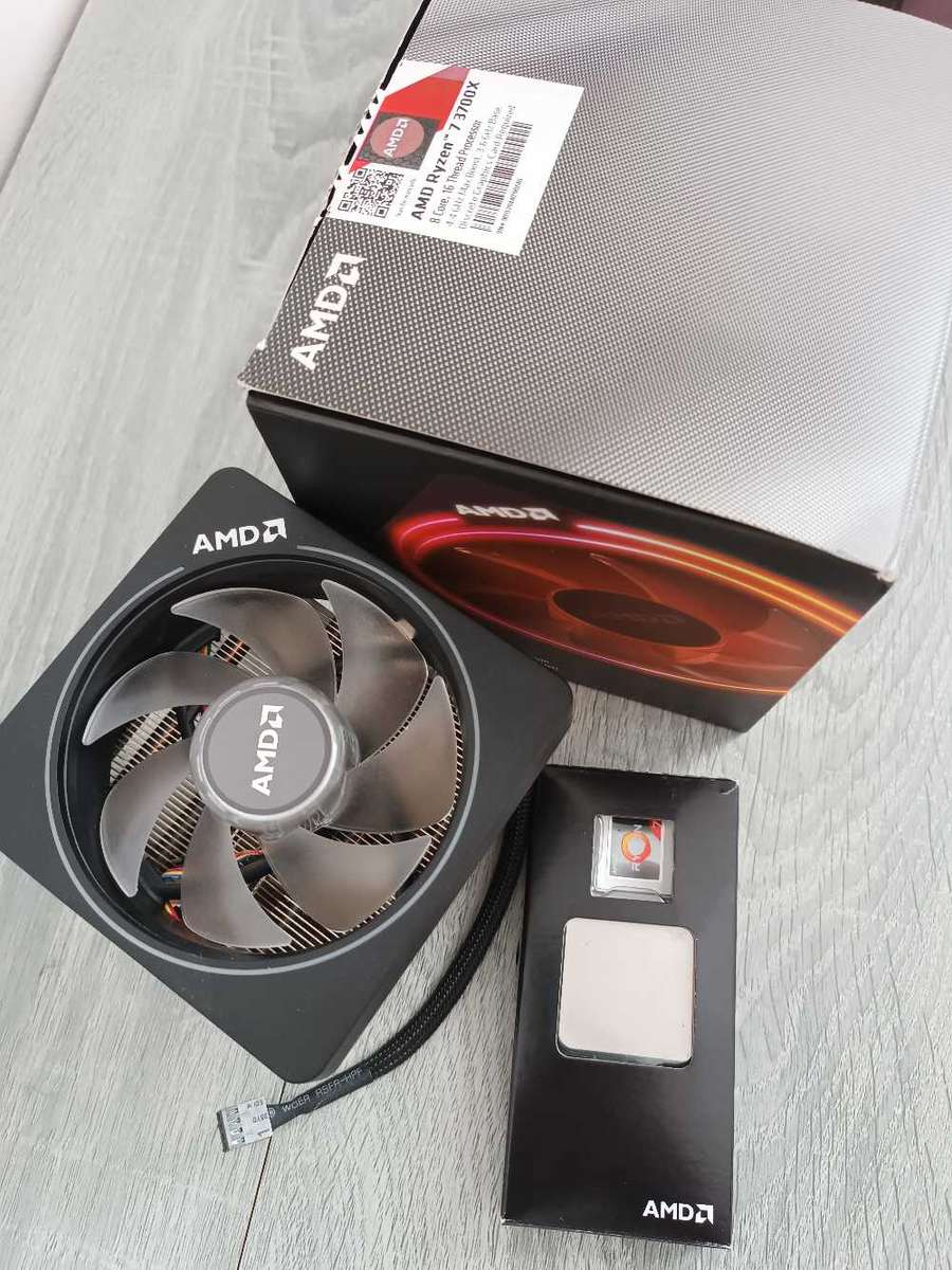 Ryzen 7 CPU with Wraith Prism RGB Cooler