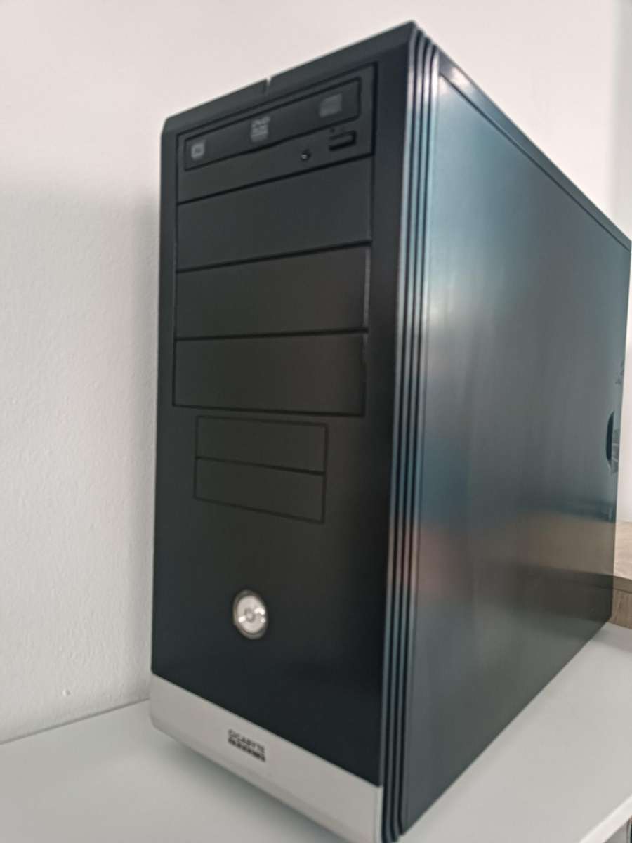 Gigabyte PC Case with PSU