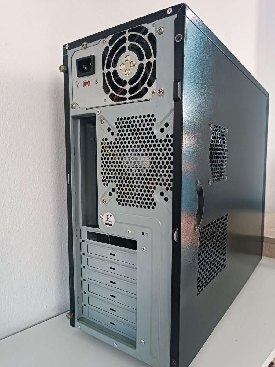 Gigabyte PC Case with PSU