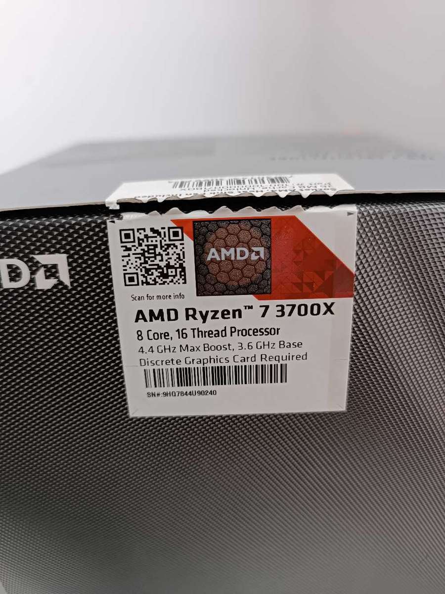 Ryzen 7 CPU with Wraith Prism RGB Cooler