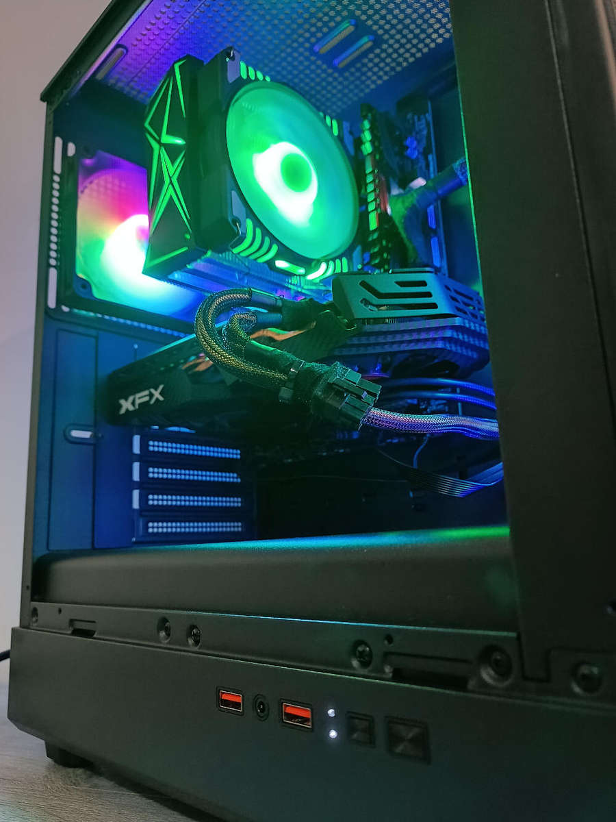 AMD Ryzen 7 Gaming PC