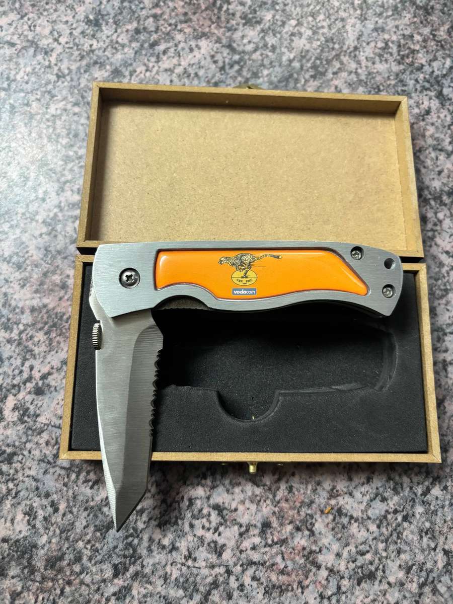 CRAZY R1 START ***CHEETAH KNIFE IN WOODEN CASE***