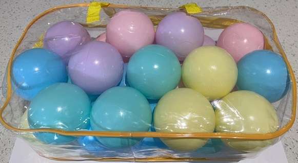 24 Piece Plastic Play Balls