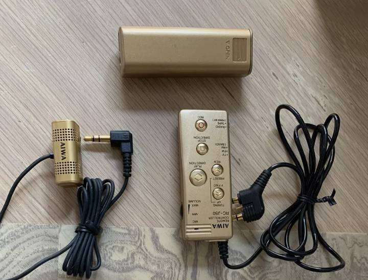 Aiwa HS JX 2000 gold radio cassette recorder  BBE System super synthesizer tuning HS JX 2000