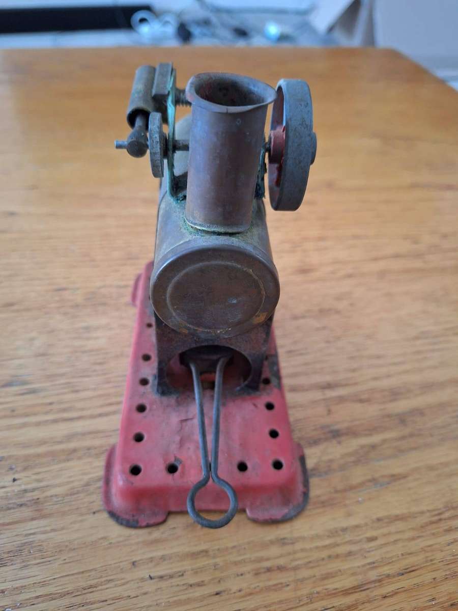 Mamod model steam engine
