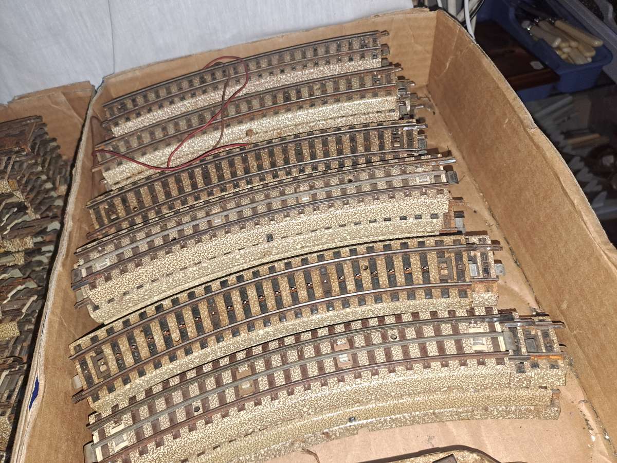 Marklin "m" HO metal 3rd train tracks not tested