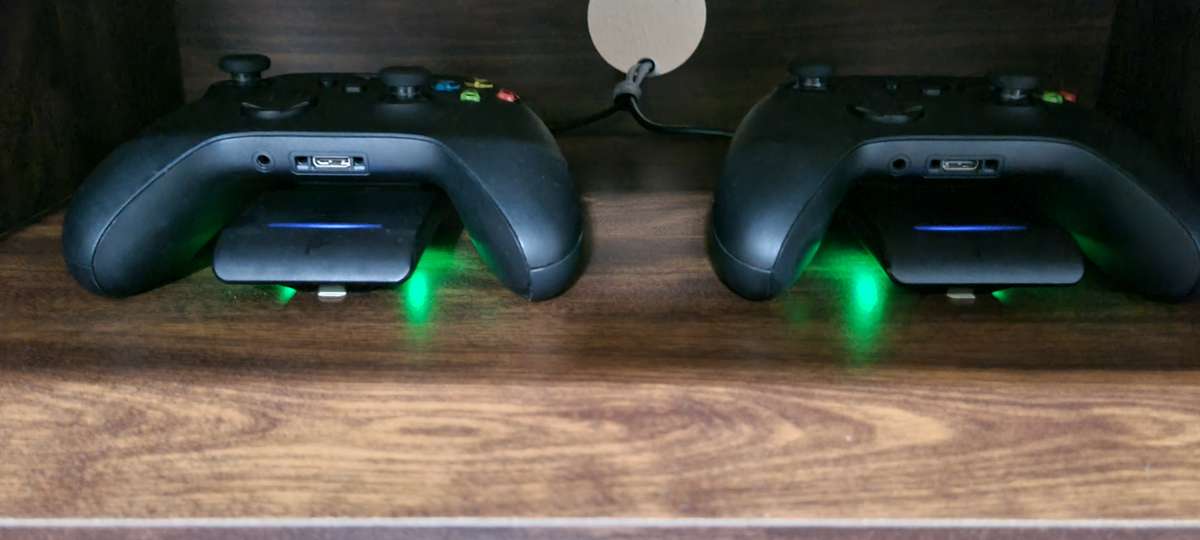 Xbox Series X 1TB with 2x Original Black Controllers with Wireless chargers. Mint Condition