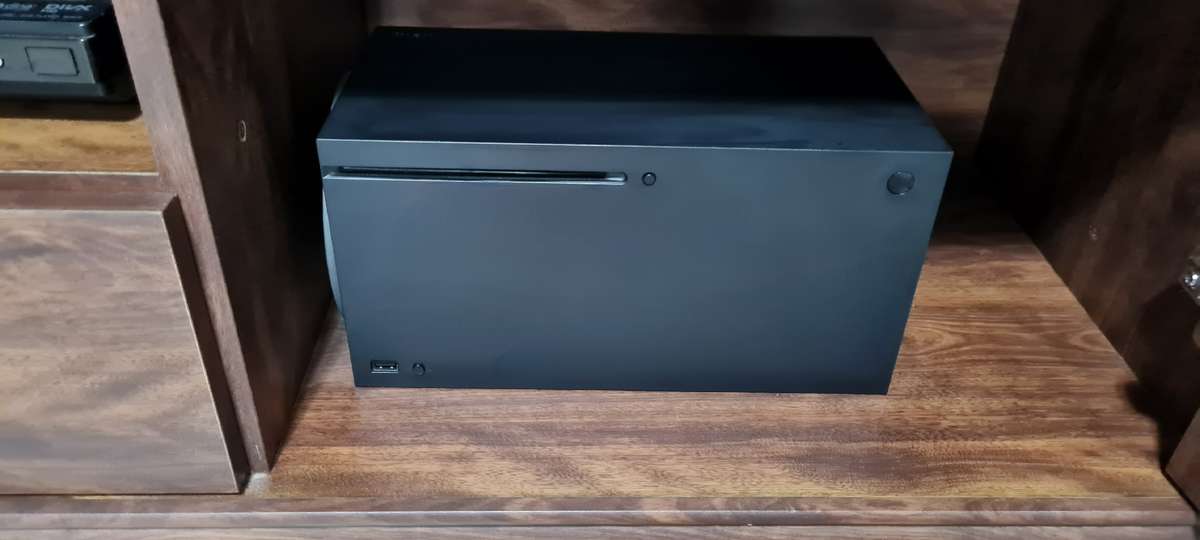 Xbox Series X 1TB with 2x Original Black Controllers with Wireless chargers. Mint Condition