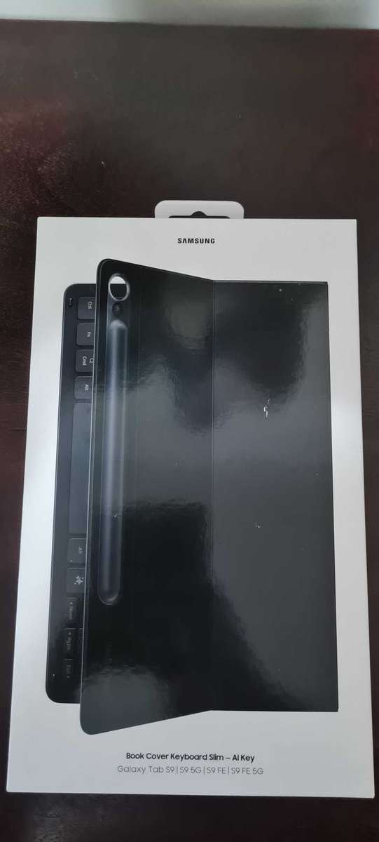 Samsung Tab S9 / S9 FE Book Cover Keyboard Slim with AI key (Brand new)