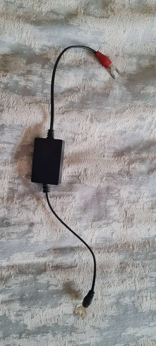 Car Battery Monitor (Bluetooth) : 12V and 24V batteries supported : Excellent working Condition