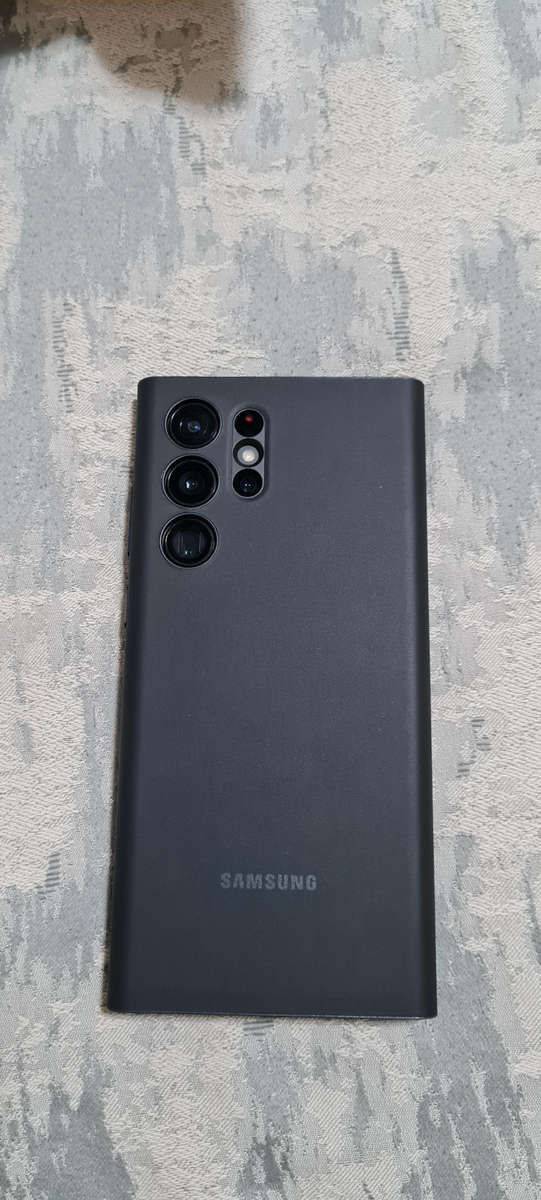 Samsung Galaxy S22 Ultra (Mint condition)