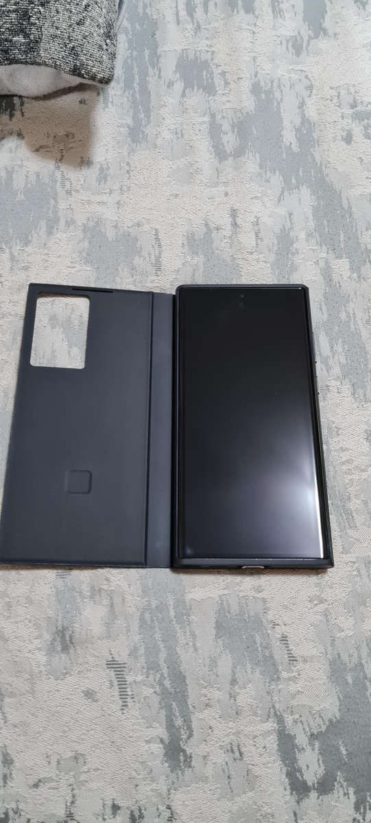 Samsung Galaxy S22 Ultra (Mint condition)