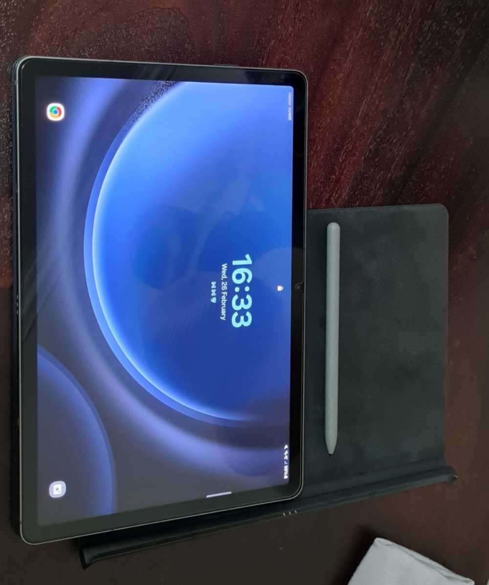 Samsung Galaxy Tab S9 FE 5G with Original Book cover