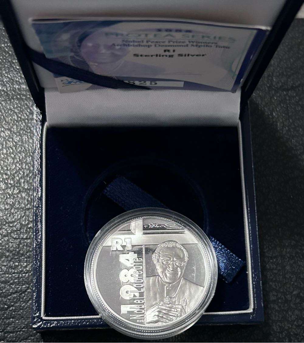 2006 DESMOND TUTU ONE RAND IN ORIGINAL BOX EARLY NUMBER 825 OF 4155 MINTED