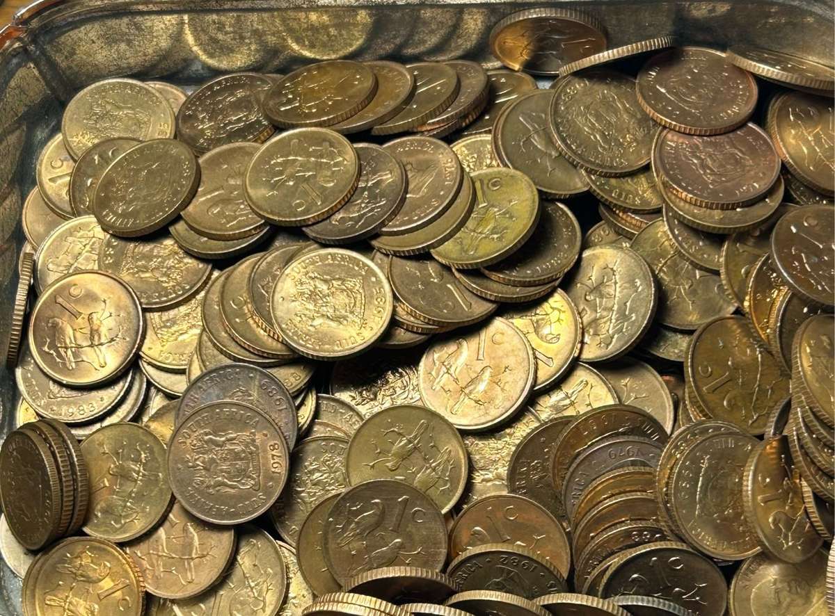 250 x UNC 1 cents COINS MIX DATES ONE BID TAKES ALL