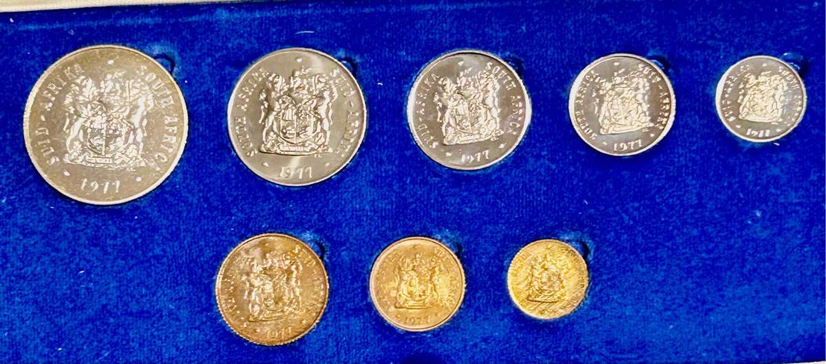 1977 SA Proof SetSILVER R1 in Original SA Mint box Mintage 7000