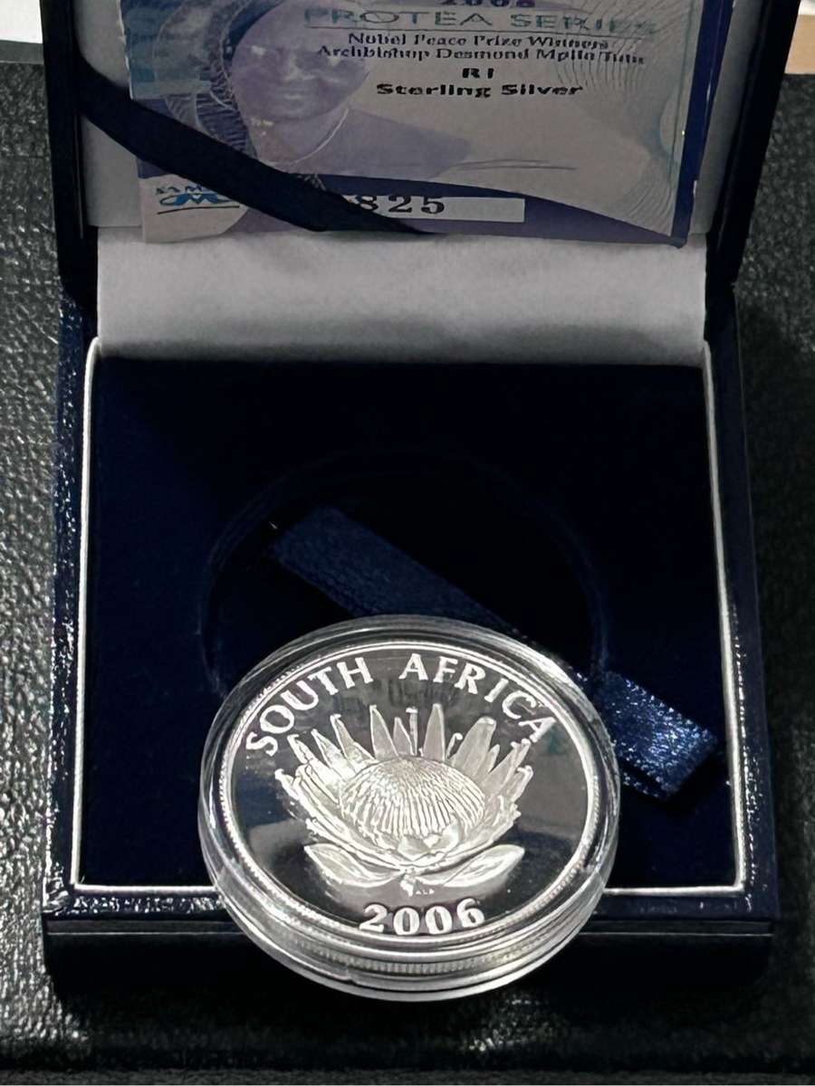 2006 DESMOND TUTU ONE RAND IN ORIGINAL BOX EARLY NUMBER 825 OF 4155 MINTED