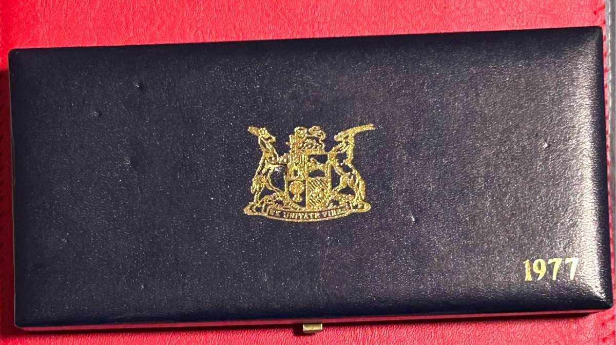 1977 SA Proof SetSILVER R1 in Original SA Mint box Mintage 7000