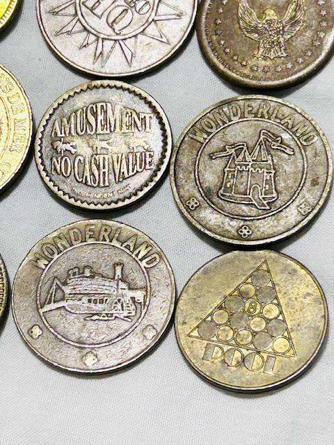 MACHINE TOKENS ALL OVER THE WORLD (12) TOKENS