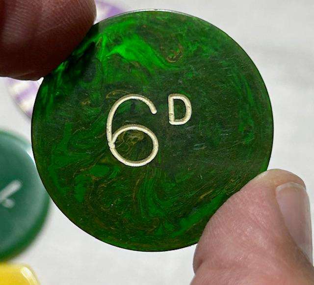 VINTAGE UK CASINO TOKENS AND ONE 500$ LAS VEGAS CASINO TOKEN (8 TOKENS IN TOTAL)