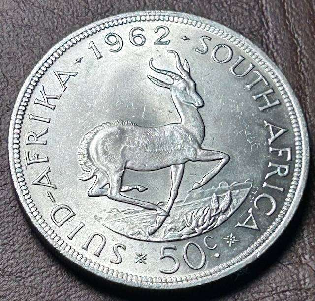 1962 (CROWN) 50 CENT UNCIRCULATED LOW MINTAGE ONLY 14000 MINTED IN UNC
