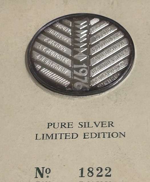 RHODESIA HISTORY MEDALLION VOL. 4 (42 GRAMS PURE 99.9 SILVER) IN ORIGINAL HOLDER SEALED