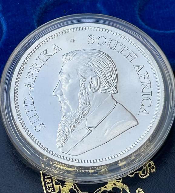 2024 KRUGERRAND 1OZ FINE SILVER IN CAPTULE AND LEATHER COIN POUCH SPOTLESS COIN TO GRADE SEE IMAGES