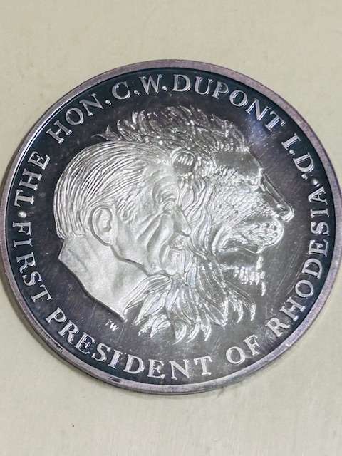 RHODESIA HISTORY MEDALLION VOL. 1 (42 GRAMS PURE 99.9 SILVER) IN ORIGINAL HOLDER SEALED