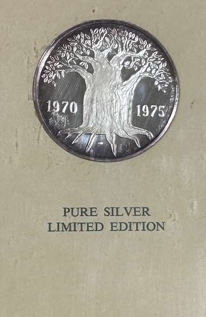 RHODESIA HISTORY MEDALLION VOL. 1 (42 GRAMS PURE 99.9 SILVER) IN ORIGINAL HOLDER SEALED