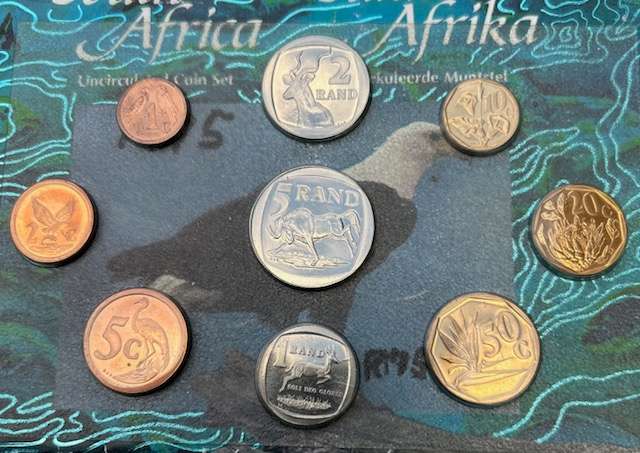 1995 SPECIAL UNCIRCULATE SMALL SET IN ORIGINAL CASE (SEE OTHER 1995 SETS COMPLETE COLLECTION) IMAGES